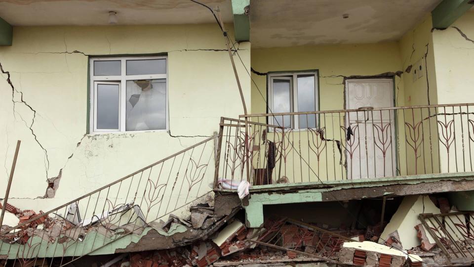 2010, Abandoned, Anatolia, Bad Condition, Built Structure, Damaged, Disaster, Earthquake, Eastern Anatolia, Elaz-¦-ƒ, Housing Problems, Human Settlement, Natural Disaster, Nobody, Old, Poverty, Ruined, Run-Down, color image, horizontal, house, outdoors, social issues, turkey, village