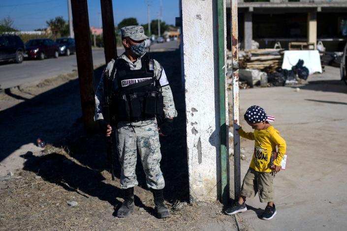 Mexico National Guard at migrant shelter