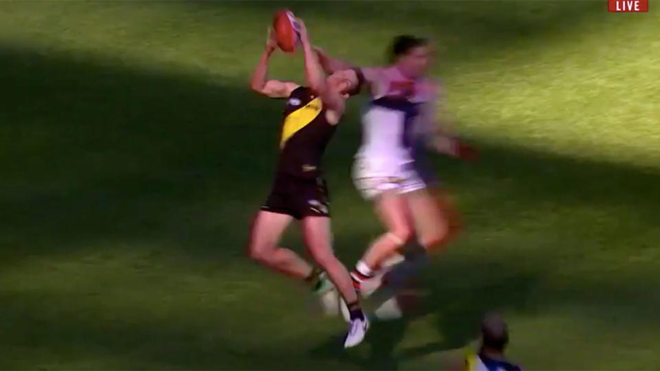 The incident in question. Pic: Fox Footy