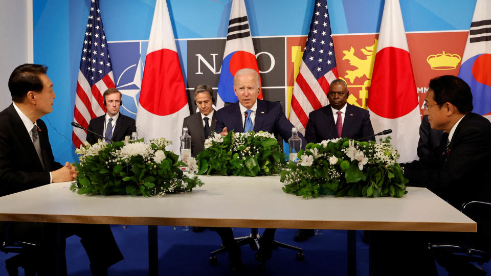 U.S. President Joe Biden, U.S. Secretary of State Antony Blinken, U.S. Defense Secretary Lloyd Austin, South Korea's President Yoon Suk-yeol and Japanese Prime Minister Fumio Kishida meet during a NATO summit in Madrid, Spain, June 29, 2022. REUTERS/Jonathan Ernst