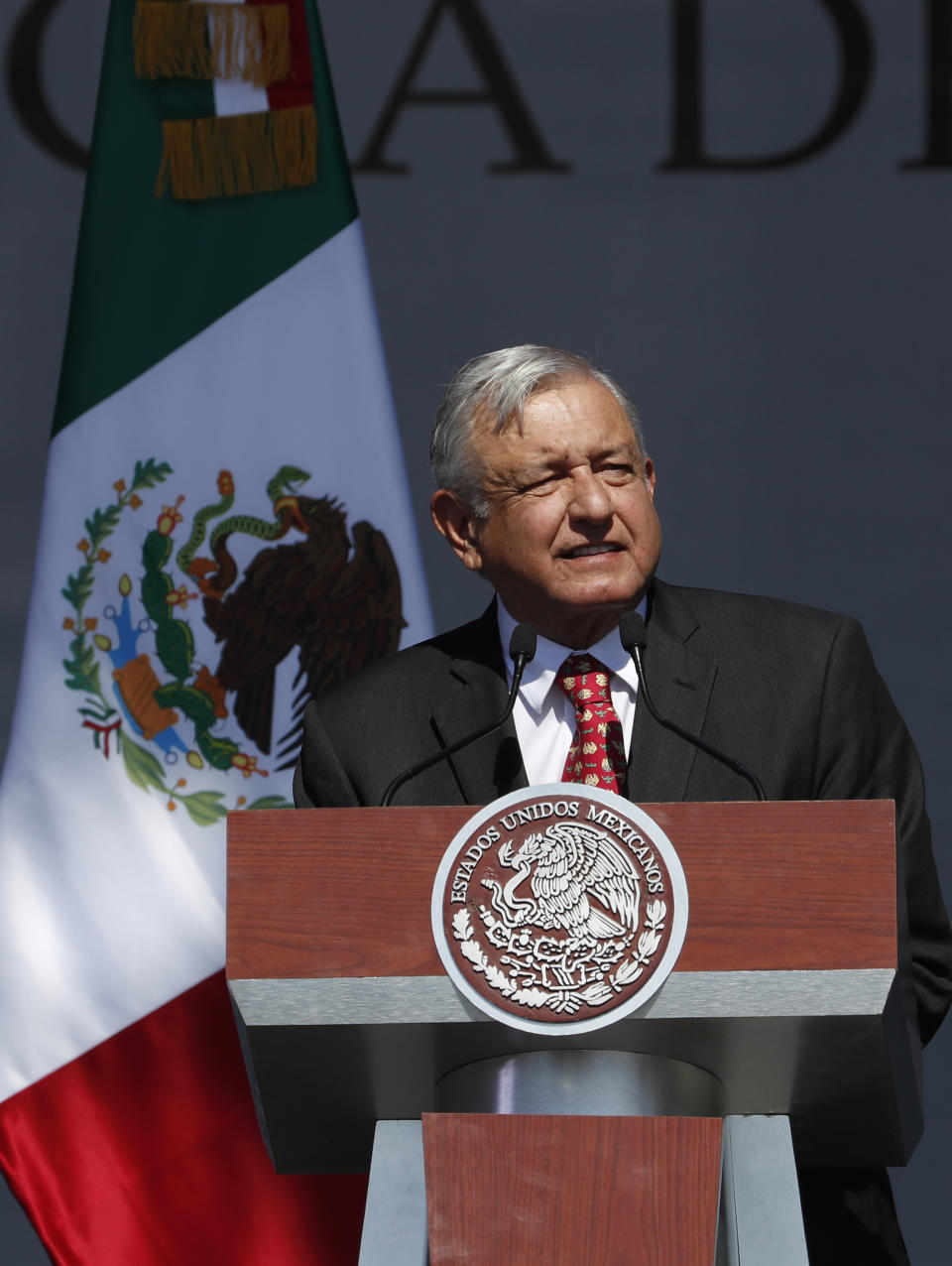 El presidente mexicano Andrés Manuel López Obrador habla en la Ciudad de México, el 1 de diciembre del 2019. (AP Foto/Marco Ugarte)