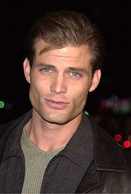 Casper Van Dien at the Mann's National Theater premiere of Columbia's The 6th Day