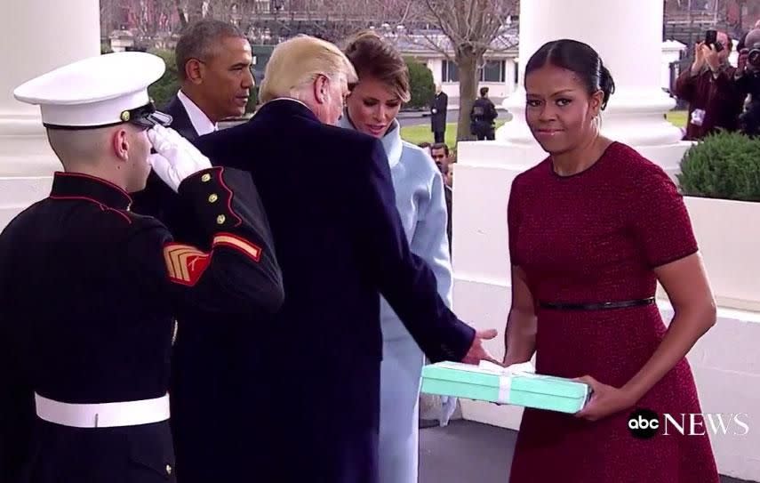 It looks like Michelle Obama has won the internet with her incredible reaction towards Melania Trump's gift at the Presidential Inauguration.Source: ABC