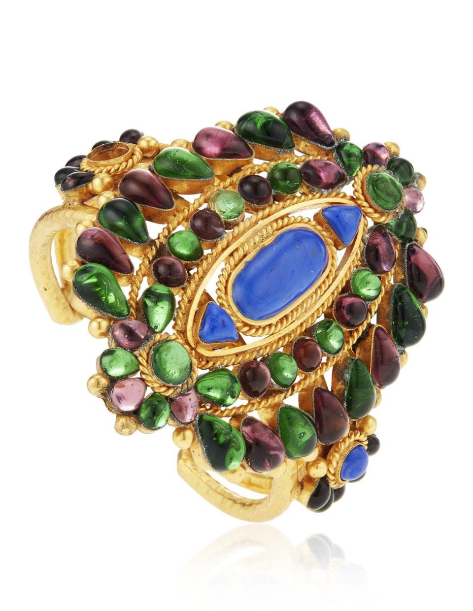 <p>This beautiful piece of arm candy is estimated to be worth $1,500 to $2,000.</p>