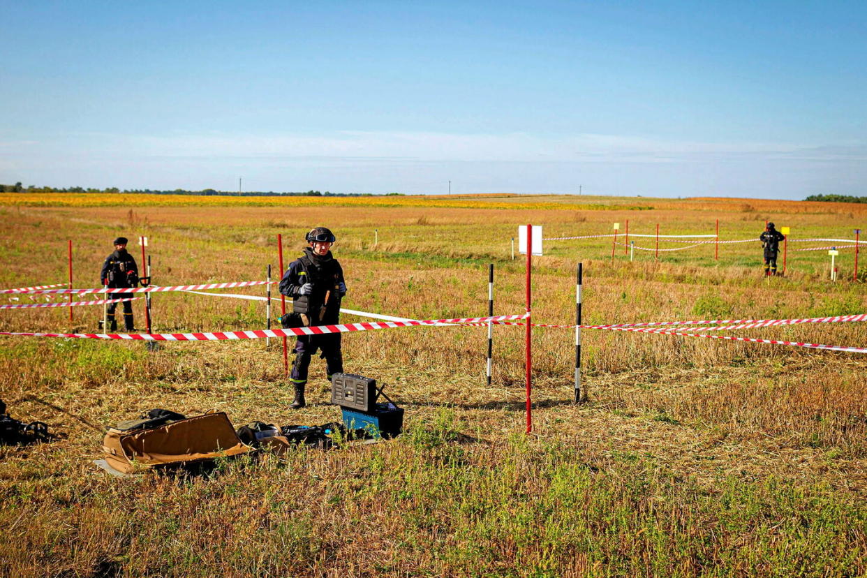 Dans la région de Zhytomyr, au nord de l'Ukraine, en septembre 2023, une opération de déminage assistée par l'intelligence artificielle.   - Credit:Kirill Chubotin—Ukrinform/Future Publishing/Getty Images