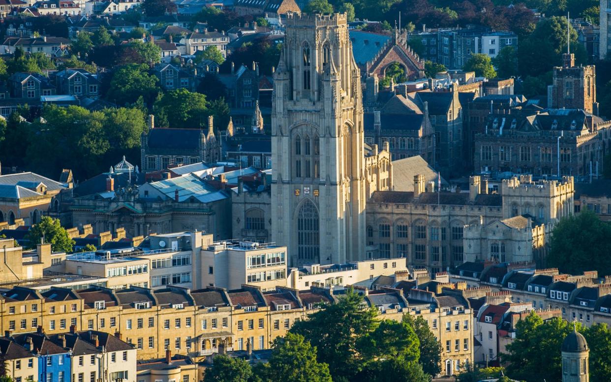 Aerial view of Bristol University Wills Memorial Building - www.alamy.com