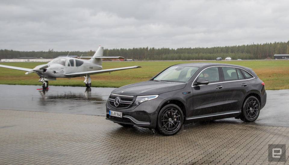 Mercedes-Benz ECQ 400 4MATIC first drive