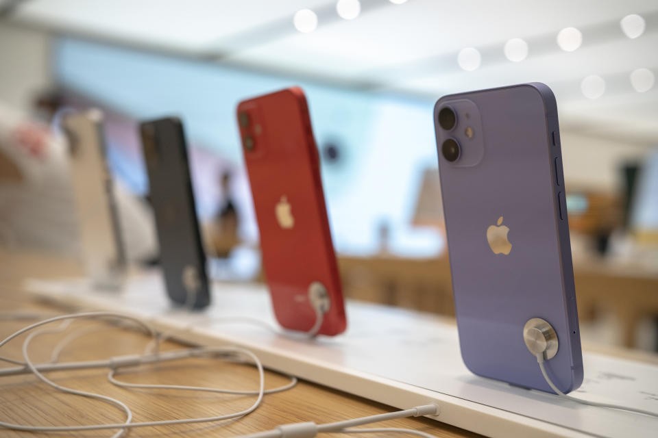 TIANJIN, CHINA - 2021/05/23: The iPhone 12 series are sold in an Apple store.  With the price lowered several times, the  iPhone 12 series  make a booming sales in China. (Photo by Zhang Peng/LightRocket via Getty Images)