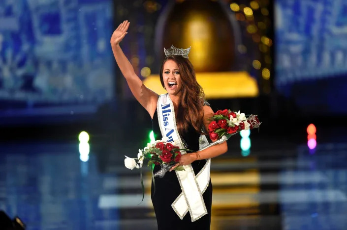 Miss North Dakota Cara Mund reacts after being announced as the winner of the 97th Miss America Competition in Atlantic City, New Jersey U.S. September 10, 2017.  REUTERS/Mark Makela