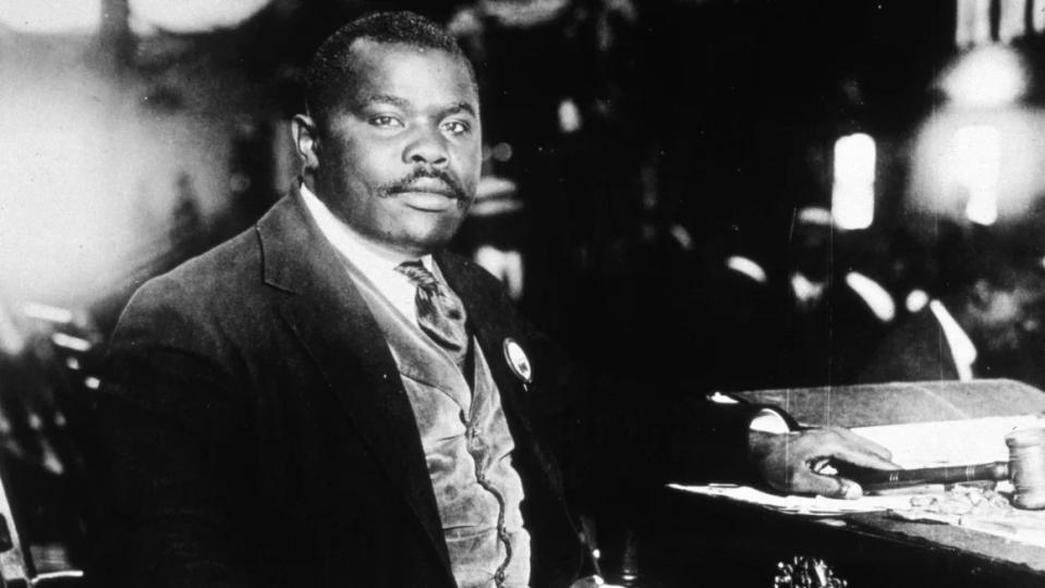 Marcus Garvey fue un activista jamaicano cuyas enseñanzas sobre el orgullo y la autosuficiencia de los negros inspiraron la formación de la religión rastafari. (Crédito: MPI/Getty Images)