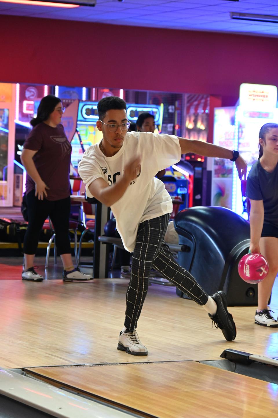 Tyrell Ingalls bowls during the SCAD practice on March 7 at AMF Savannah Lanes.