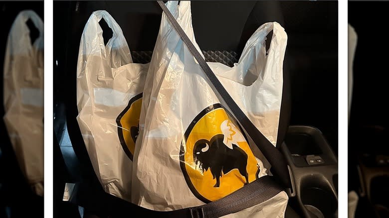 buffalo wild wings carryout bags
