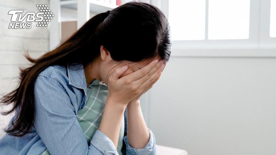 女子對於男友的幼稚行為感到相當失望。（示意圖／shutterstock達志影像）