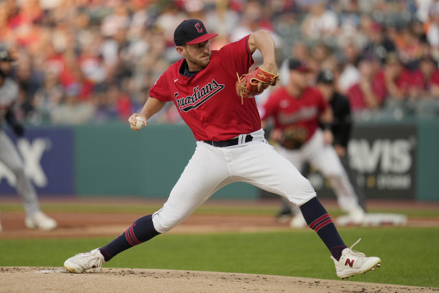 Tigers release veteran catcher Eric Haase, sign free agent C Carson Kelly