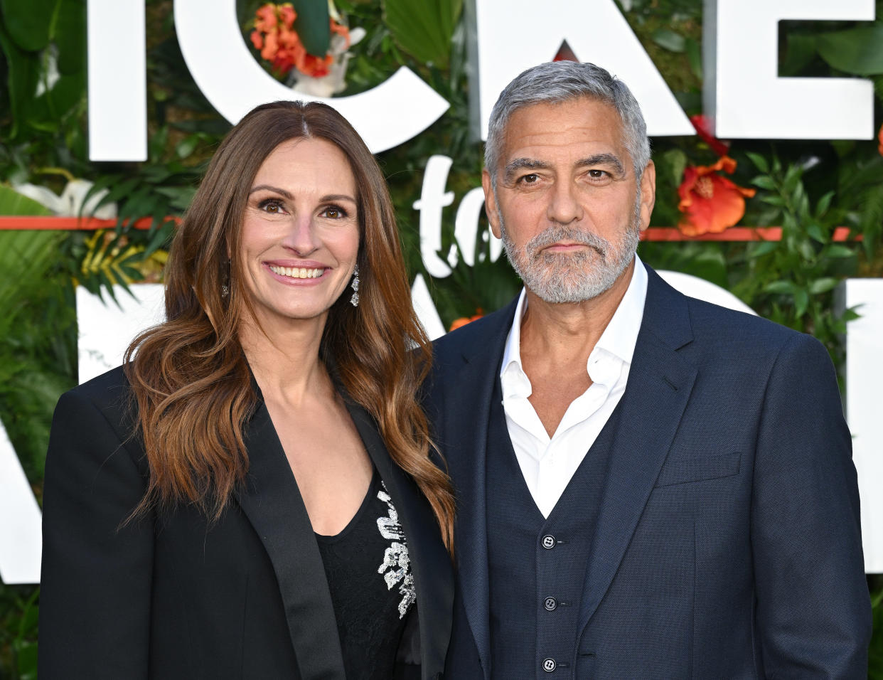 LONDON, ENGLAND - SEPTEMBER 07: Julia Roberts and George Clooney attend the 