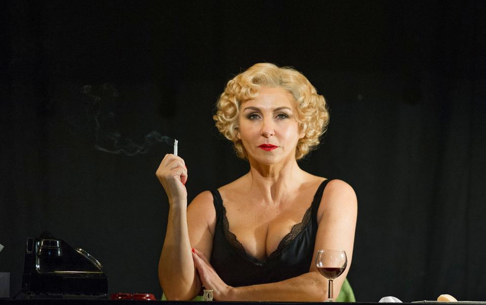 Lesley Garrett as Elle in Opera North's production of La voix humaine