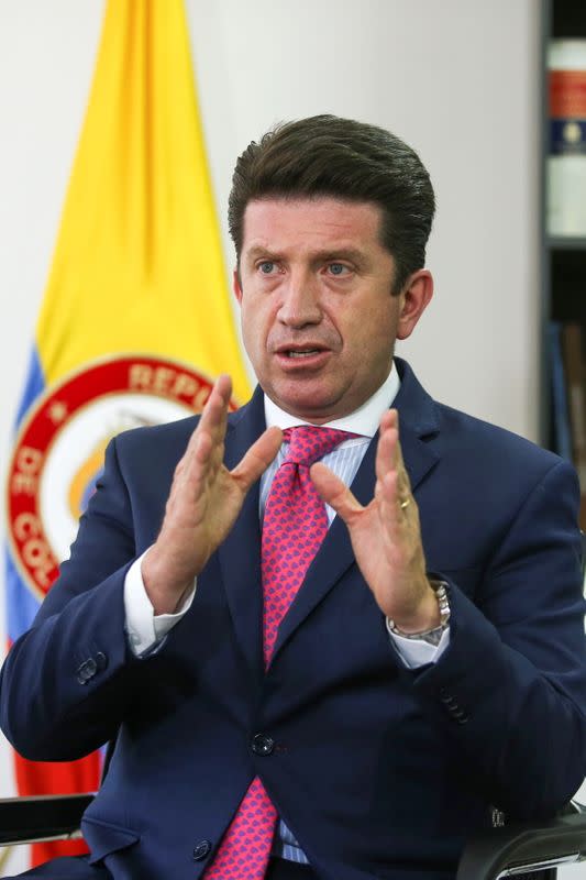 El ministro de Defensa de Colombia, Diego Molano, habla durante una entrevista con Reuters en Bogotá