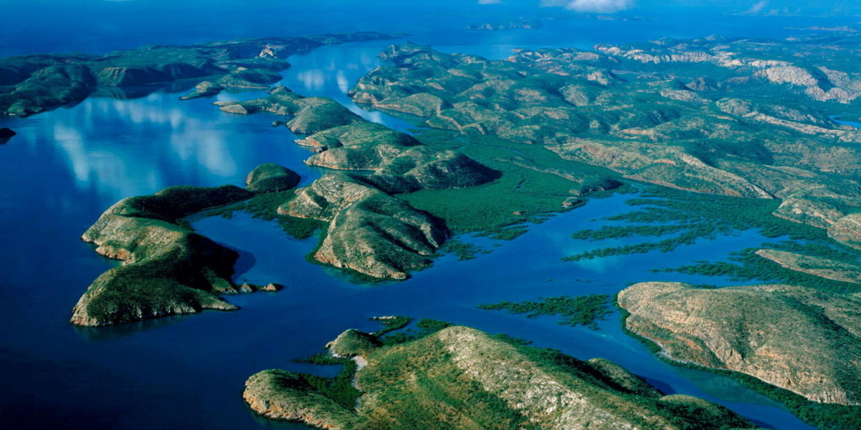 Talbot Bay, l’une des 1 000 îles qui composent l’archipel des Boucaniers, au large des côtes du nord-ouest de l’Australie. - Credit:Credit: Auscape International Pty Ltd / Alamy Stock Photo