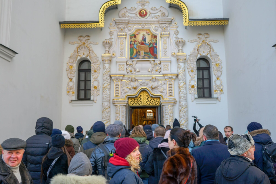 Worshippers in line to enter Holy Dormition Cathedral <span class="copyright">Anthony Bartaway</span>