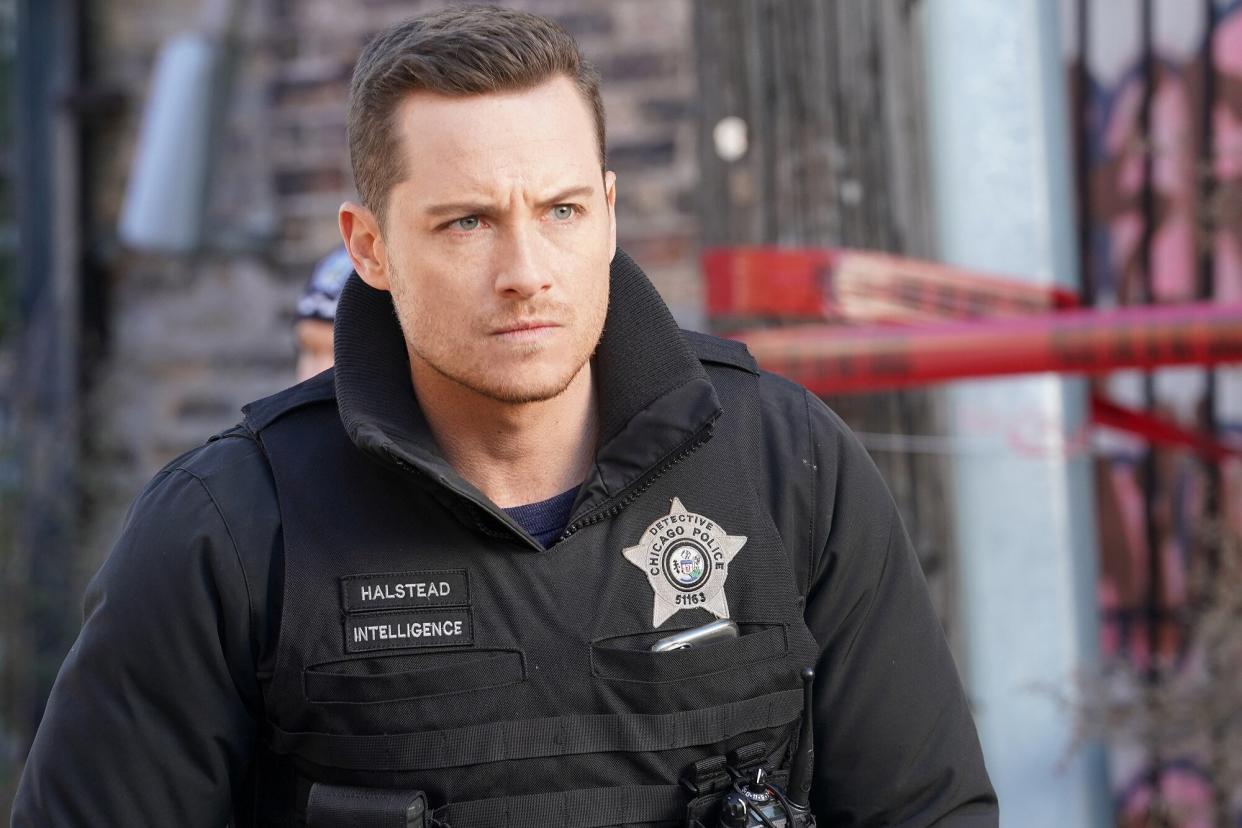 CHICAGO P.D. -- "Lies" Episode 911 -- Pictured: Jesse Lee Soffer as Jay Halstead