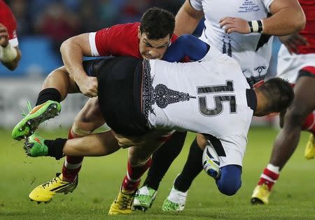 Rugby Union - Canada v Romania - IRB Rugby World Cup 2015 Pool D - Leicester City Stadium, Leicester, England - 6/10/15 Canada's Ciaran Hearn in action with Romania's Catalin Fercu Action Images via Reuters / Peter Cziborra Livepic