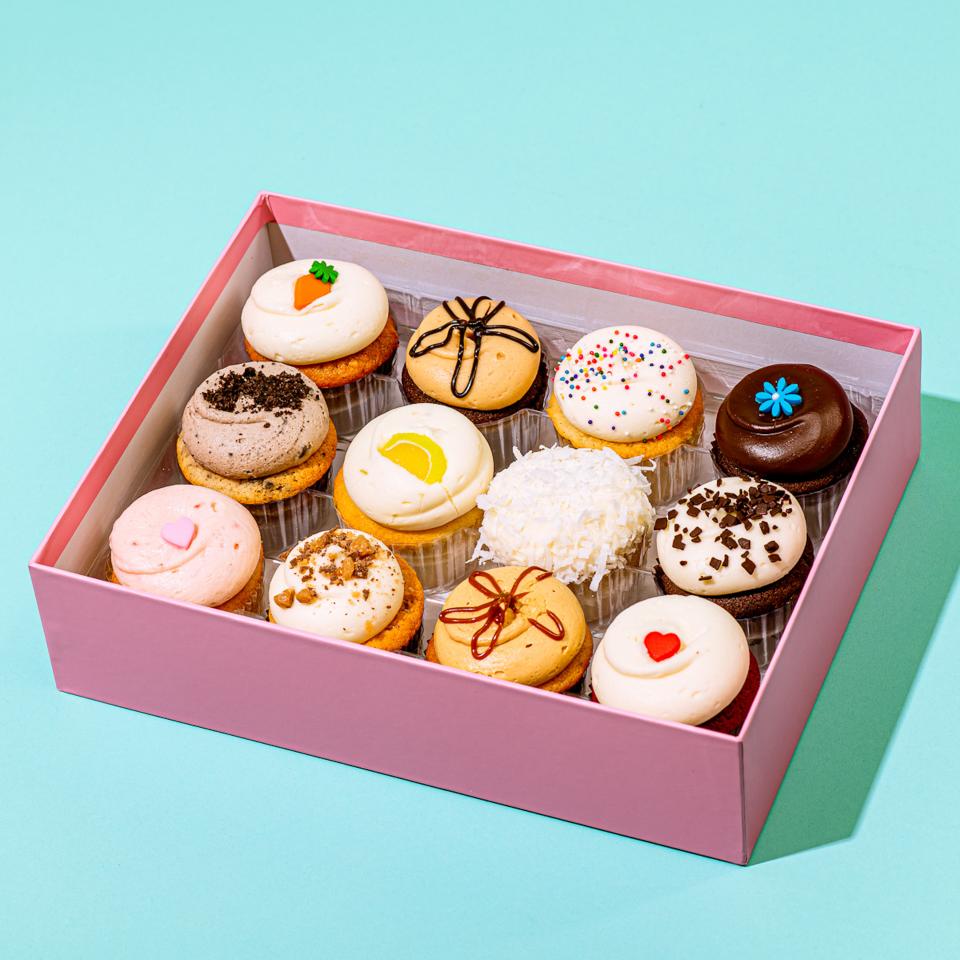 <p><a href="https://go.redirectingat.com?id=74968X1596630&url=https%3A%2F%2Fwww.goldbelly.com%2Fgeorgetown-cupcake%2Fbest-seller-cupcake-dozen&sref=https%3A%2F%2Fwww.womansday.com%2Ffood-recipes%2Ffood-drinks%2Fg2046%2Ffood-gifts%2F" rel="nofollow noopener" target="_blank" data-ylk="slk:Shop Now;elm:context_link;itc:0;sec:content-canvas" class="link ">Shop Now</a></p><p>Best Seller Cupcake Dozen</p><p>goldbelly.com</p><p>$75.95</p><span class="copyright">Georgetown Cupcake</span>