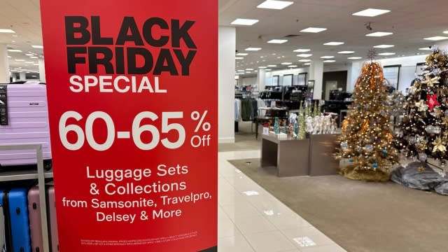 Black Friday kicks off record-breaking shopping season