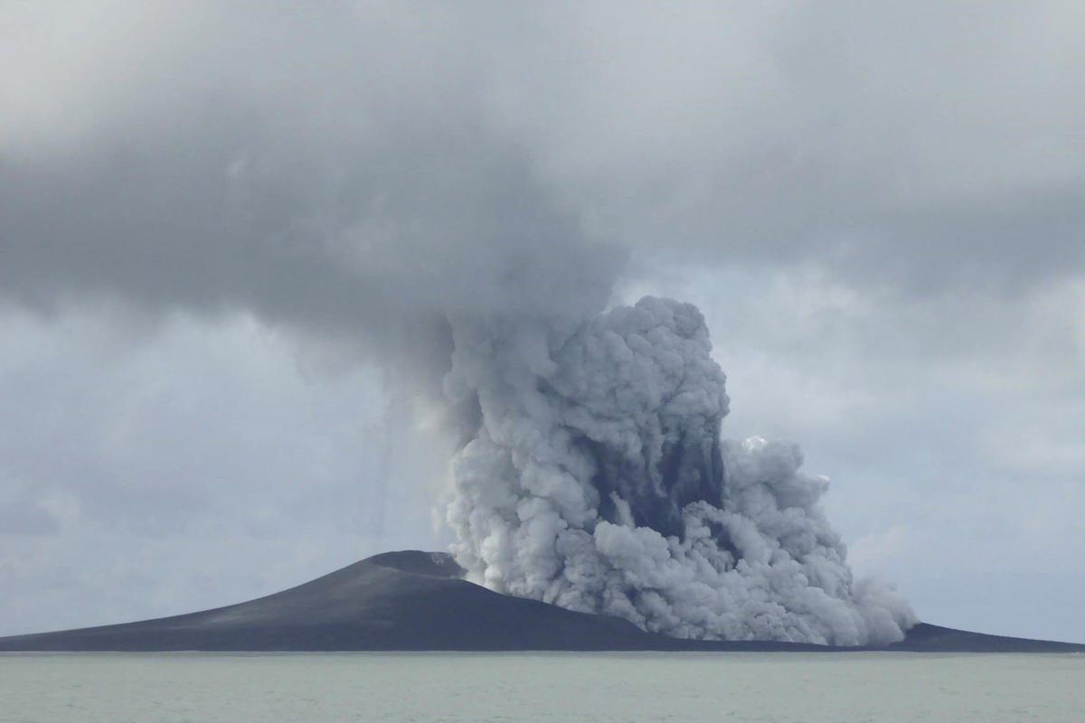 L’explosion du volcan Tonga était inhabituelle, pourrait même réchauffer la Terre