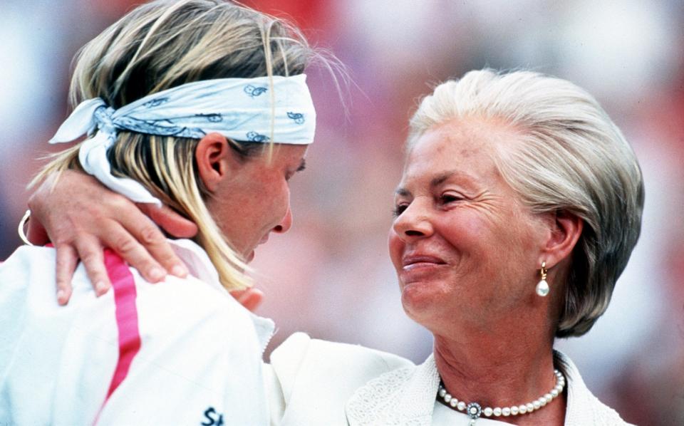 The Duchess consoles Jana Novotna after the 1993 Wimbledon final - Chris Cole/ALLSPORT