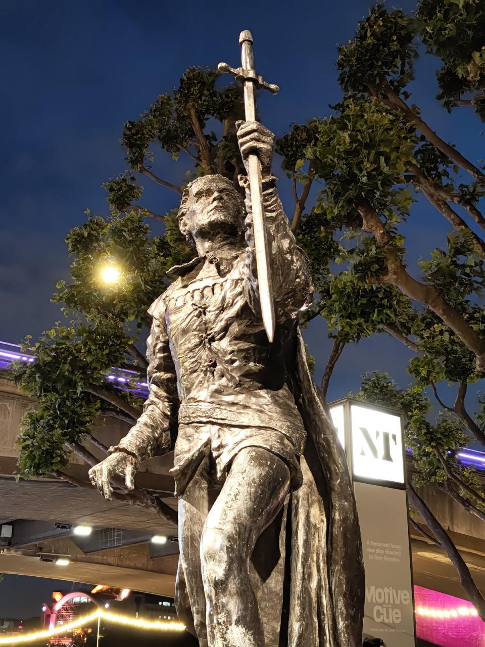 The statue of Laurence Olivier outside the National Theatre: strong detail close up and distance (David Phelan)