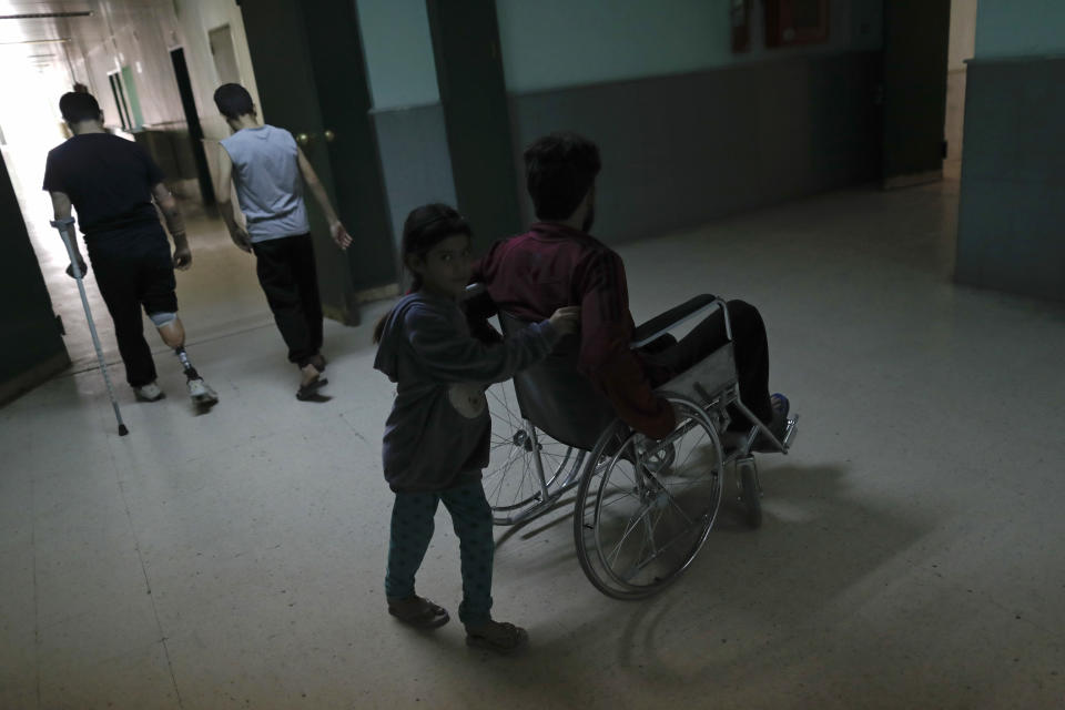 Wounded Syrian soldiers learn to live with disabilities