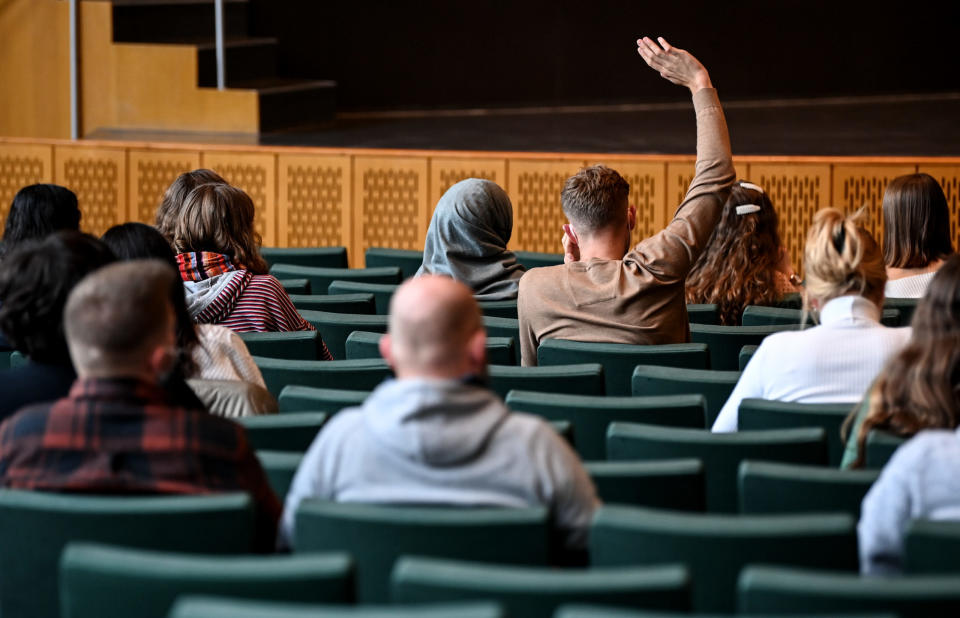 Nach der Pandemie haben viele Studierende ihre finanziellen Rücklagen aufgebraucht.  - Copyright: picture alliance/dpa/dpa-Zentralbild | Britta Pedersen