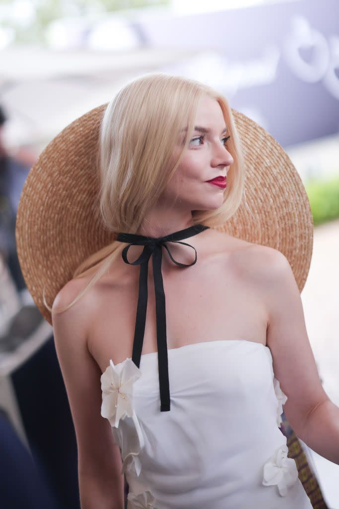 anya taylor joy sun hat