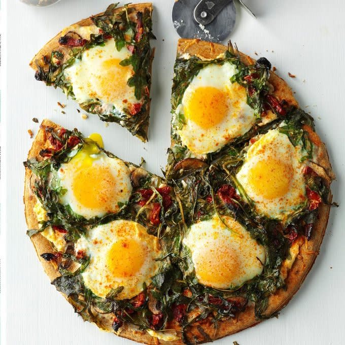 Arugula Mushroom Breakfast Pizza Exps Hck17 192796 D08 23 6b 1