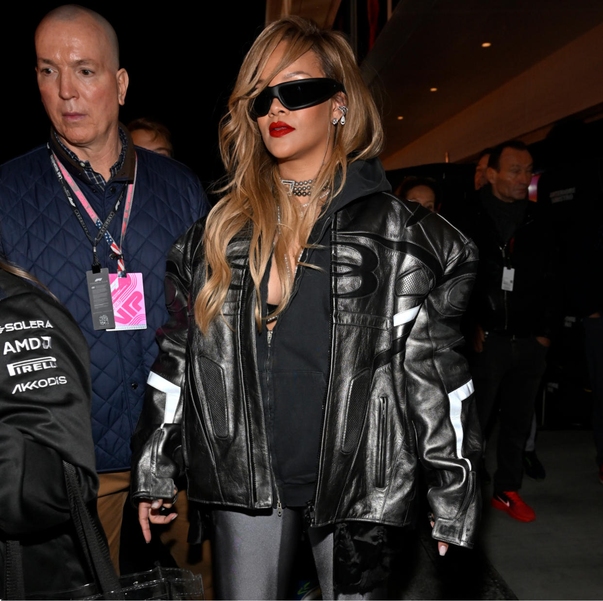  Rihanna in leggings and a leather jacket at F1 Grand Prix in Las Vegas. 