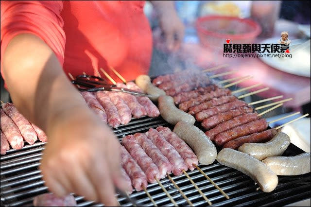 《宜蘭民宿景點美食》礁溪香腸伯~跑馬古道口．包潤餅皮的大腸包小腸