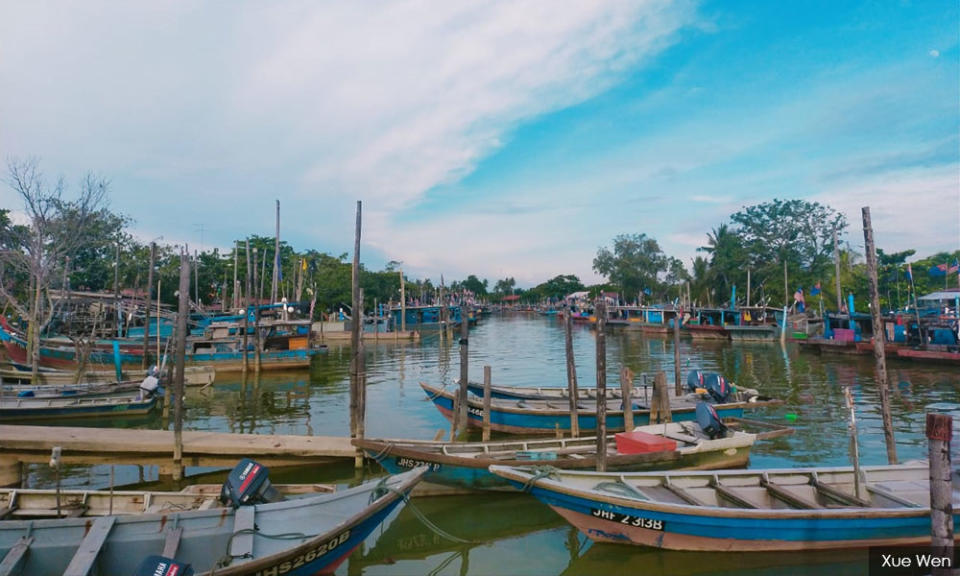 One of the many fishing jetties along Sungai Muar