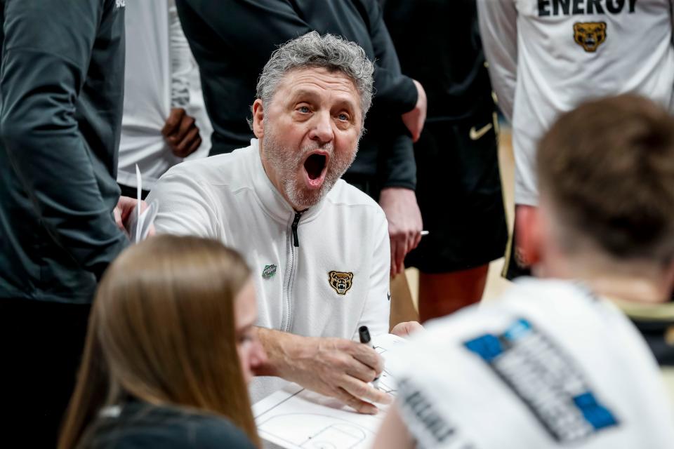 Oakland coach Greg Kampe reacts to a play during the second half of the Golden Grizzlies' upset victory over Kentucky in the first round of the 2024 NCAA Tournament on Thursday in Pittsburgh.