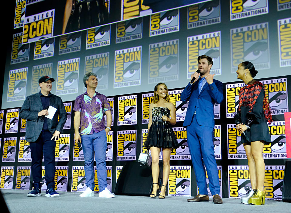 SAN DIEGO, CALIFORNIA - JULY 20: (L-R) President of Marvel Studios Kevin Feige, Director Taika Waititi, Natalie Portman, Chris Hemsworth and Tessa Thompson of Marvel Studios' 'Thor: Love and Thunder' at the San Diego Comic-Con International 2019 Marvel Studios Panel in Hall H on July 20, 2019 in San Diego, California. (Photo by Alberto E. Rodriguez/Getty Images for Disney)