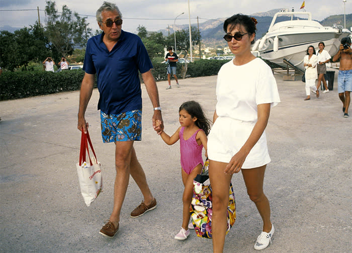 Carmen Martínez-Bordiú y Jean Marie Rossi con su pequeña