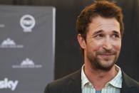 Noah Wyle konnte sich bald von seinem "ER"-Image lösen: Er ergatterte Rollen in diversen Filmen, darunter im Thriller "Nichts als die Wahrheit" mit "Emergency Room"-Kollegin Angela Bassett und in Oliver Stones George-W.-Bush-Biopic "W. - Ein missverstandenes Leben". Von Juni 2011 bis August 2015 war er als Tom Mason in Steven Spielbergs Sci-Fi-Serie "Falling Skies" zu sehen.