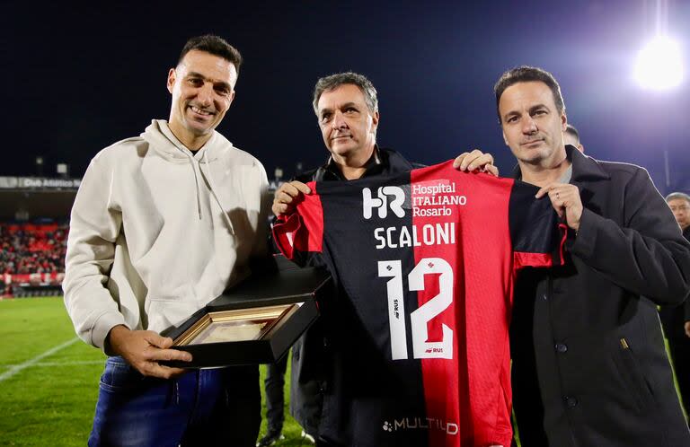 Homenaje a Lionel Scaloni en Newell's