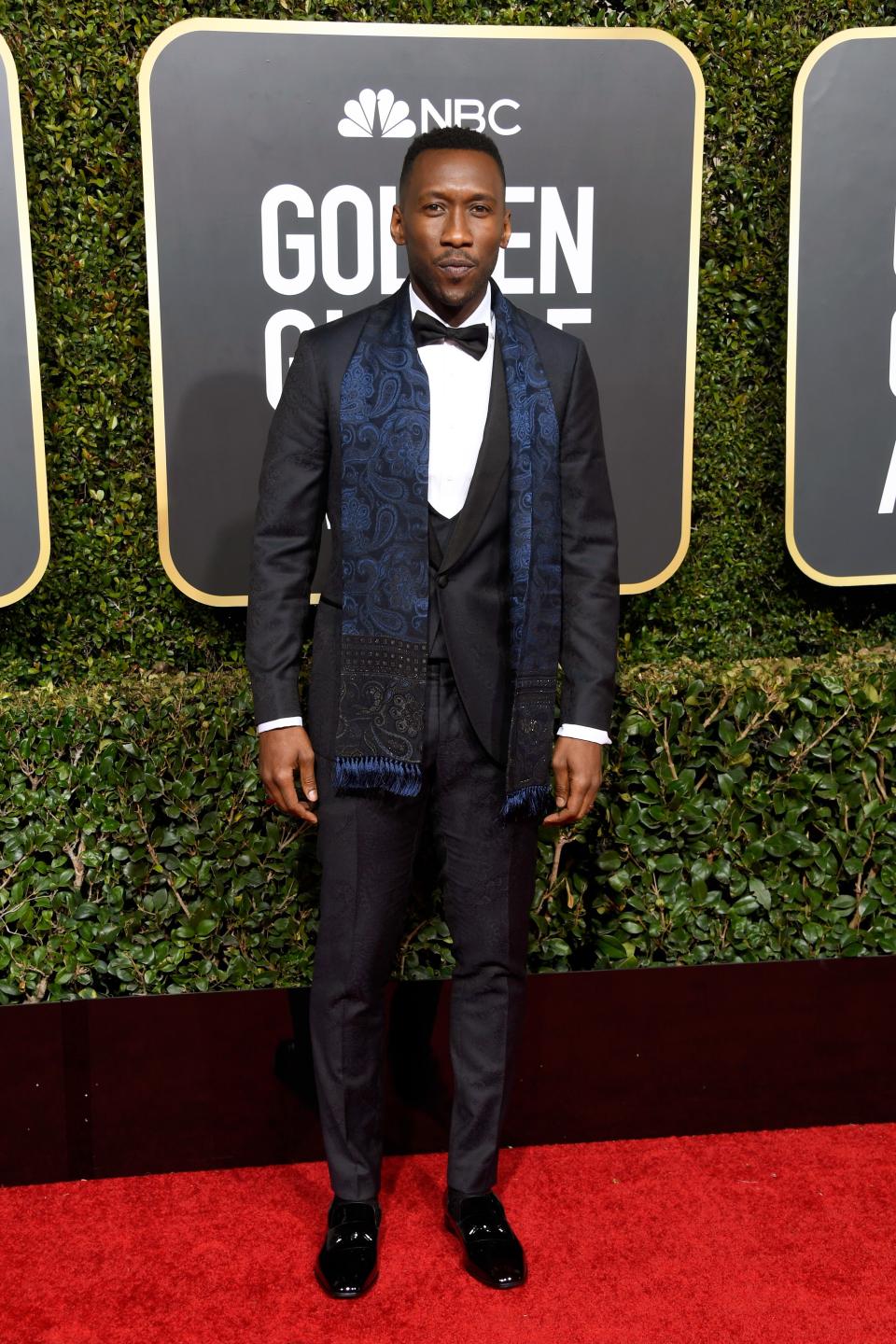 <h1 class="title">Mahershala Ali in custom Etro</h1><cite class="credit">Photo: Getty Images</cite>