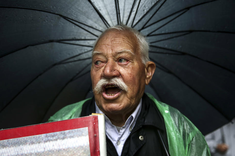 <p>A Greek pensioner chants slogans during an anti-austerity rally in Athens, May 18, 2017. New belt-tightening measures will be imposed beyond the end of Greece’s third bailout next year, including pension cuts and tax hikes. (Photo: Yorgos Karahalis/AP) </p>