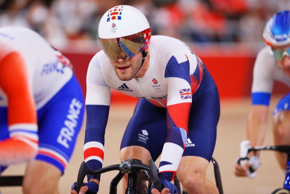 9) Matt Walls wins gold for Team GB in omnium cycling