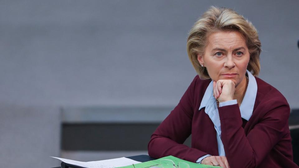 Verteidigungsministerin Ursula von der Leyen (CDU) im Bundestag. Foto: Jens Büttner