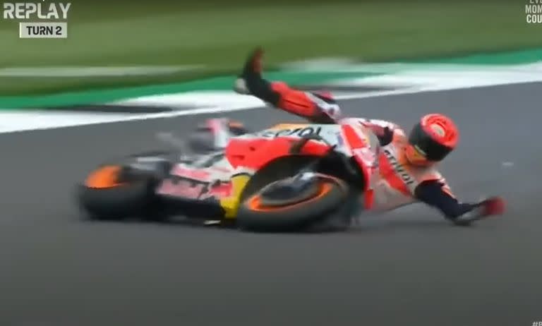 La caída de Marc Marquez en Silverstone