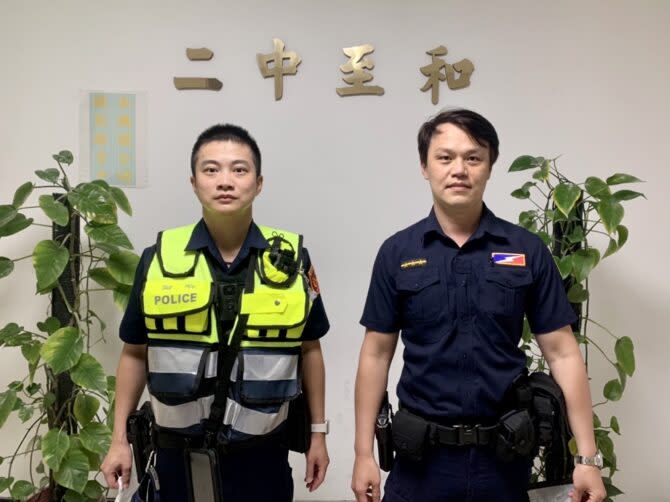 (左起)臺北市保安警察大隊第二中隊警員蔡葉闔、余明展等2人。(圖/保安警察大隊提供)