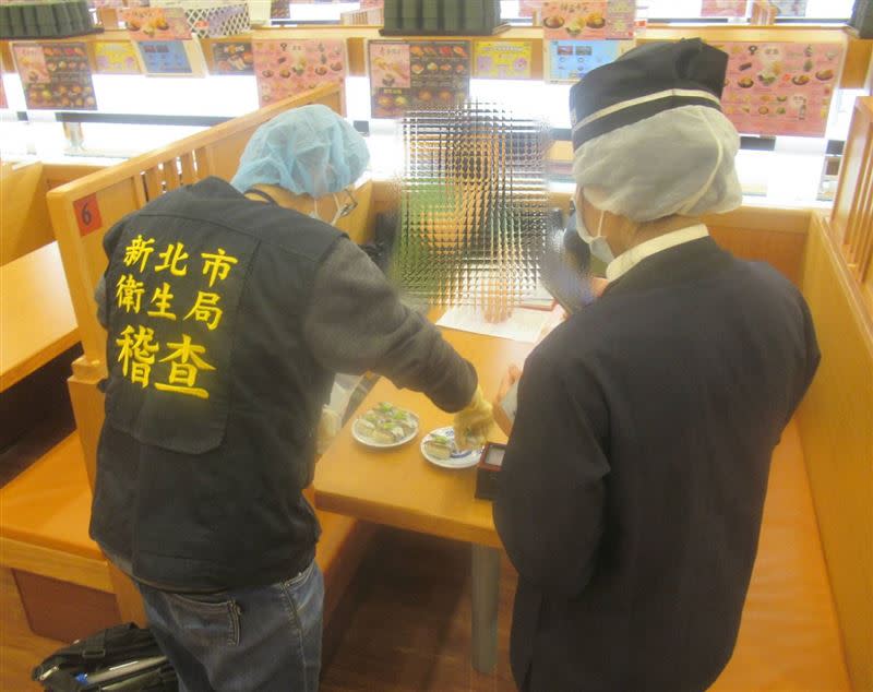 藏壽司又出事！新店威秀裕隆店2人食物中毒。（圖／新北衛生局提供）