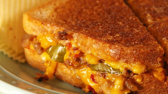 cheeseburger-grilled-cheese